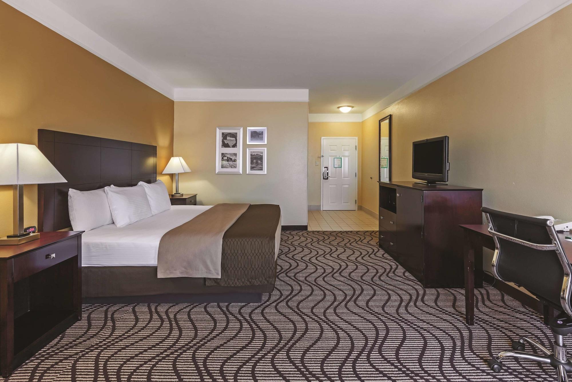 La Quinta By Wyndham Hotel