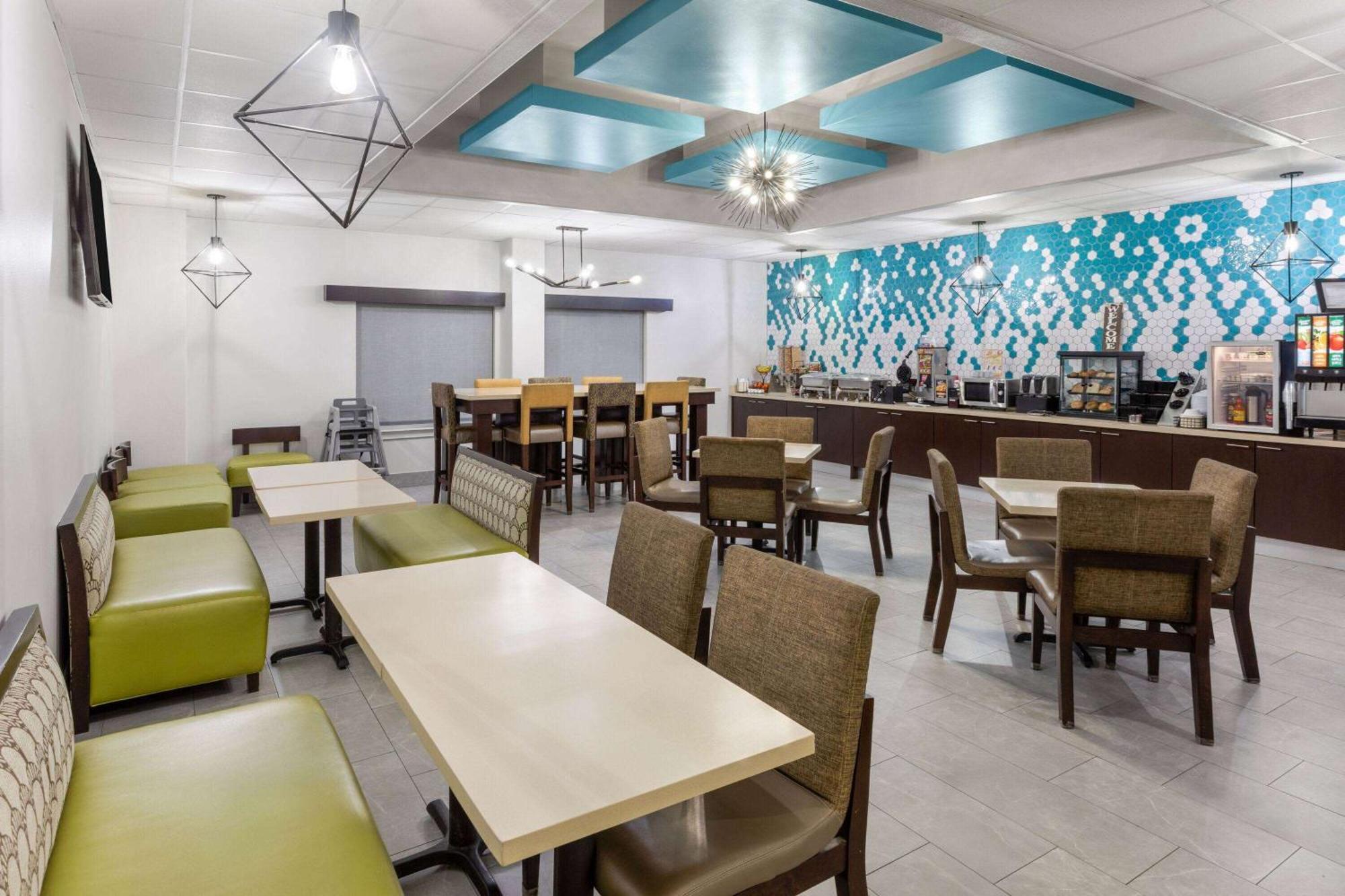 Hotel La Quinta By Wyndham 3*
